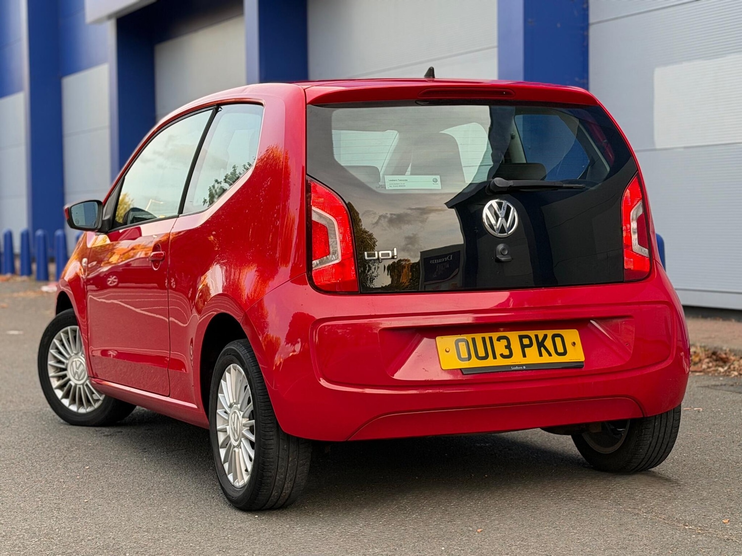Used Volkswagen up! 2013 for sale - 76152962: Photo 3