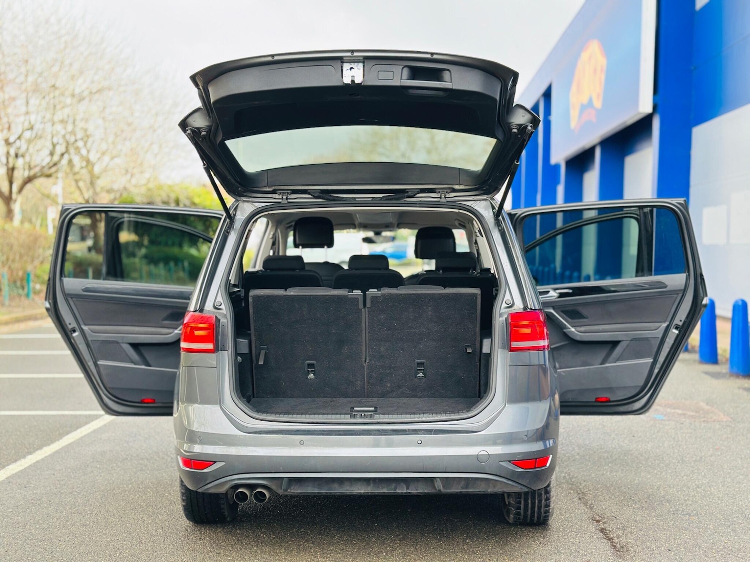 Used Volkswagen Touran 2016 for sale - 77292079: Photo 10