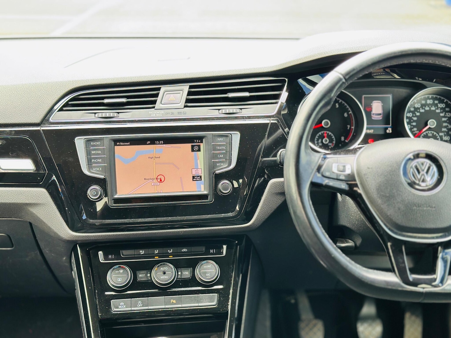 Used Volkswagen Touran 2016 for sale - 77292079: Photo 12