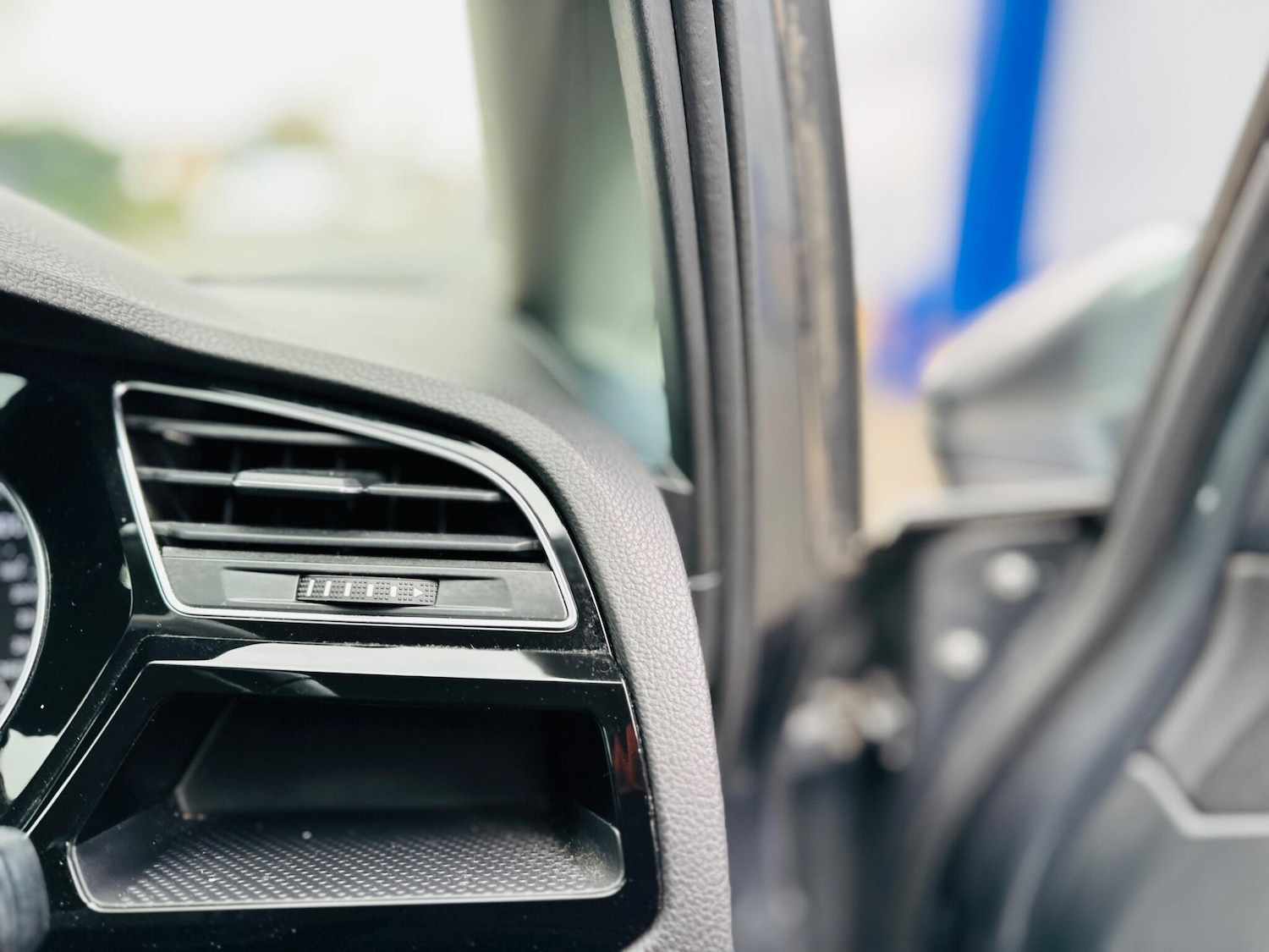 Used Volkswagen Touran 2016 for sale - 77292079: Photo 21