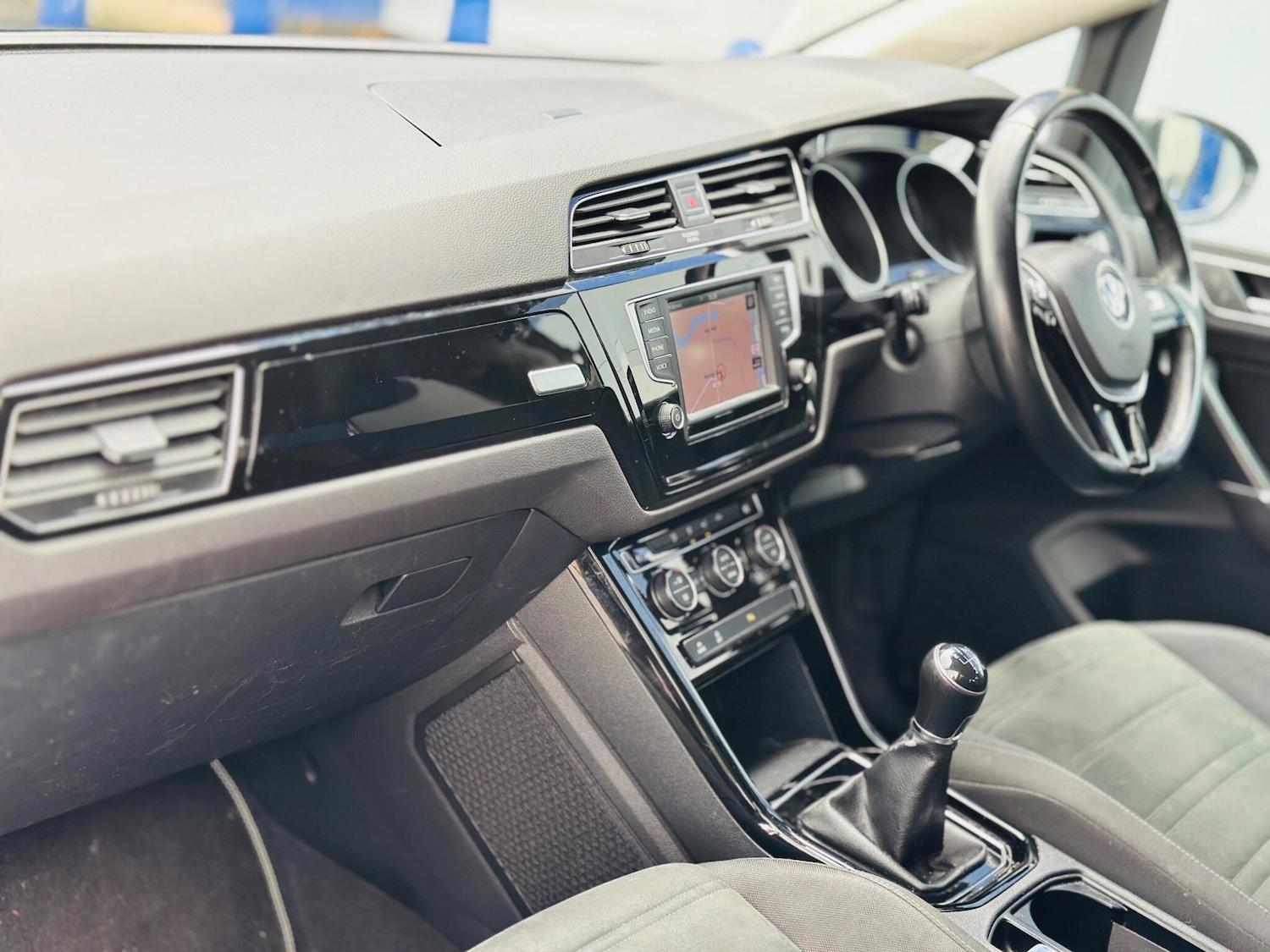 Used Volkswagen Touran 2016 for sale - 77292079: Photo 28