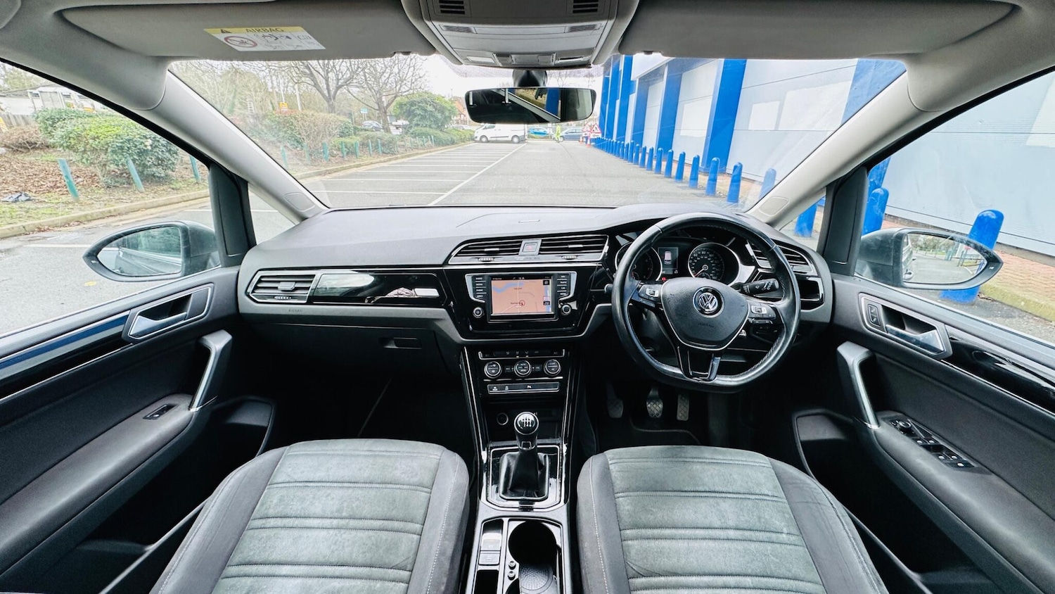 Used Volkswagen Touran 2016 for sale - 77292079: Photo 3