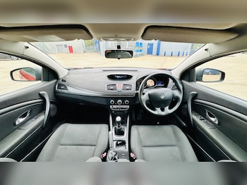 Used Renault Megane 2010 for sale - 75916328: Photo