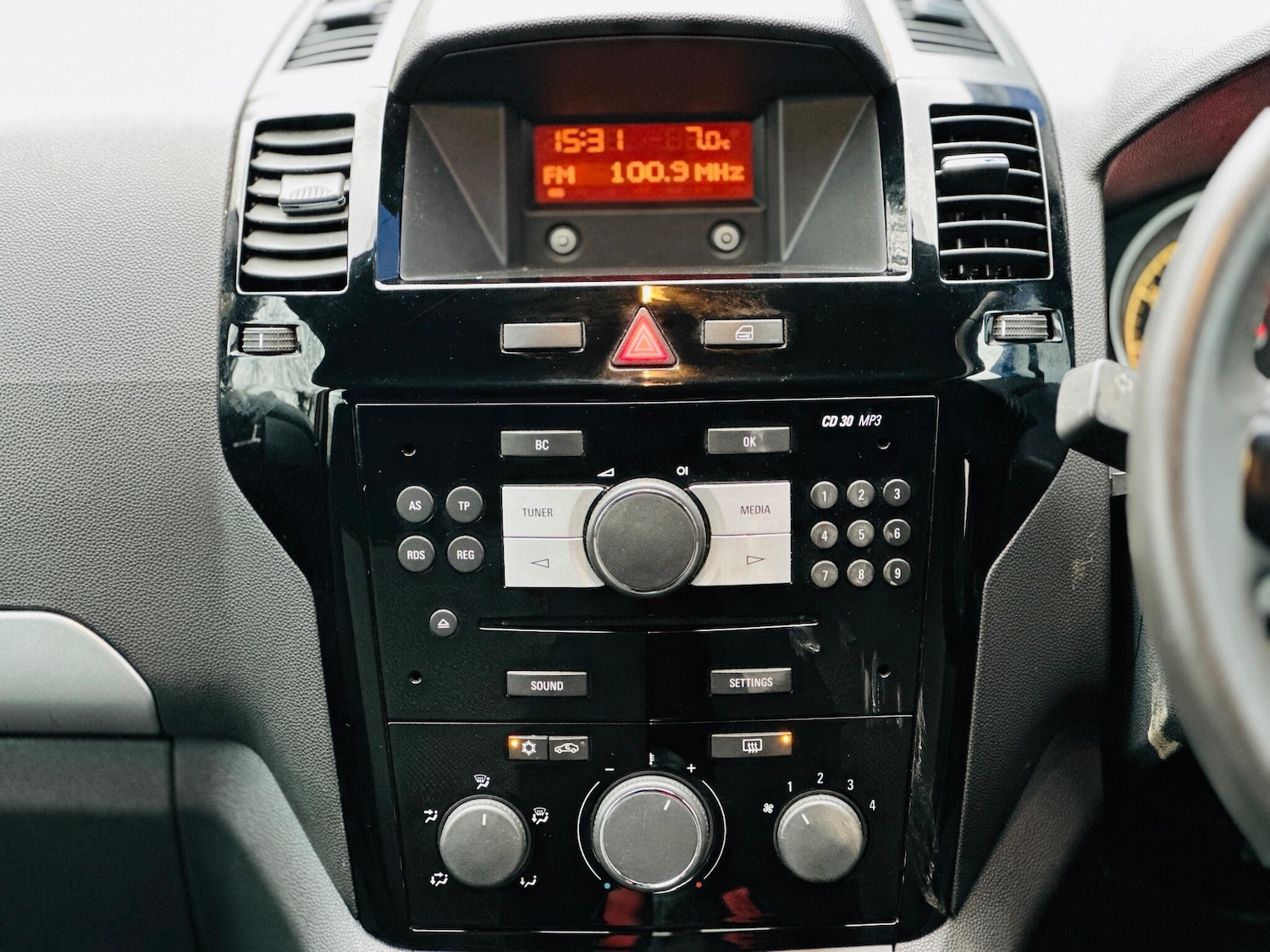 Used Vauxhall Zafira 2014 for sale - 76689522: Photo 16