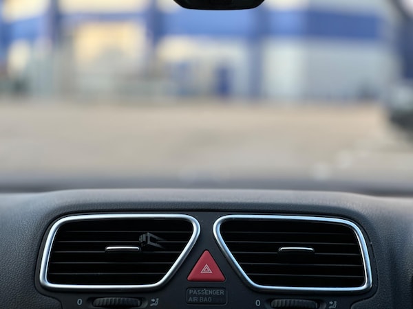 Used Volkswagen Scirocco 2012 for sale - 75415119: Photo 17