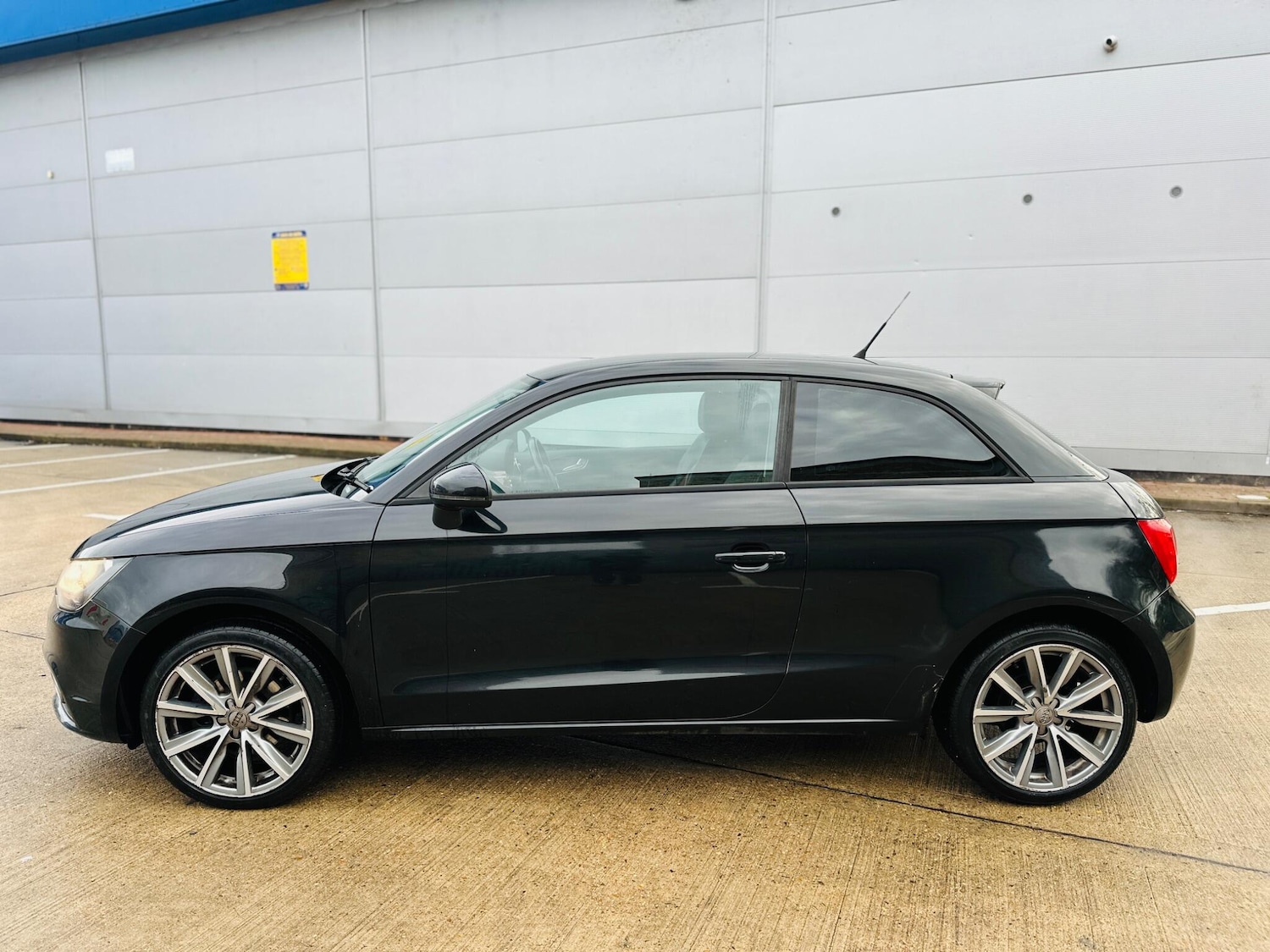 Used Audi A1 2011 for sale - 77215113: Photo 41