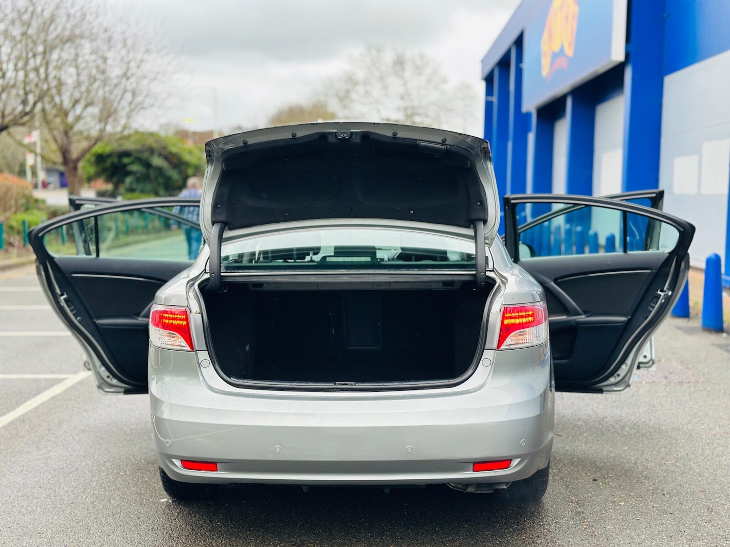 Used Toyota Avensis 2009 for sale - 77671873: Photo 47