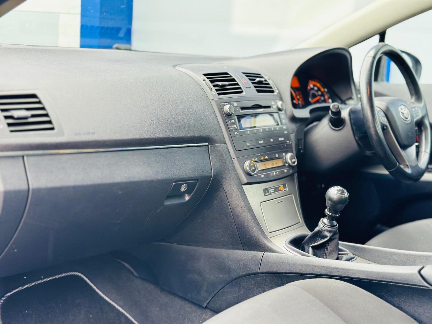 Used Toyota Avensis 2009 for sale - 77671873: Photo 51