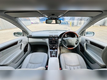 Used Mercedes-Benz C-Class 2004 for sale - 76251198: Photo 3