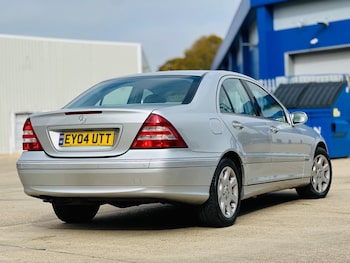 Used Mercedes-Benz C-Class 2004 for sale - 76251198: Photo 4