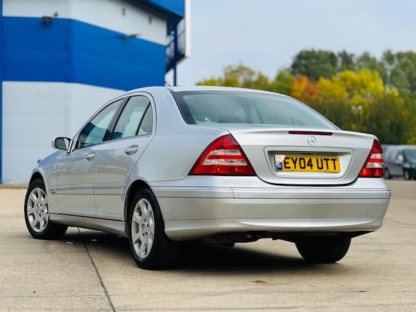 Used Mercedes-Benz C-Class 2004 for sale - 76251198: Photo 5