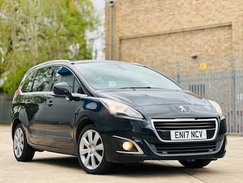 Used Peugeot 5008 2017 for sale - 78214934: Photo