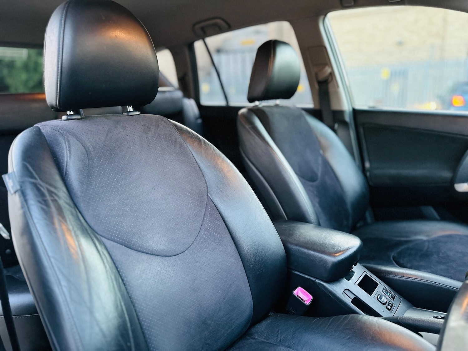 Used Toyota RAV4 2010 for sale - 76024341: Photo 23