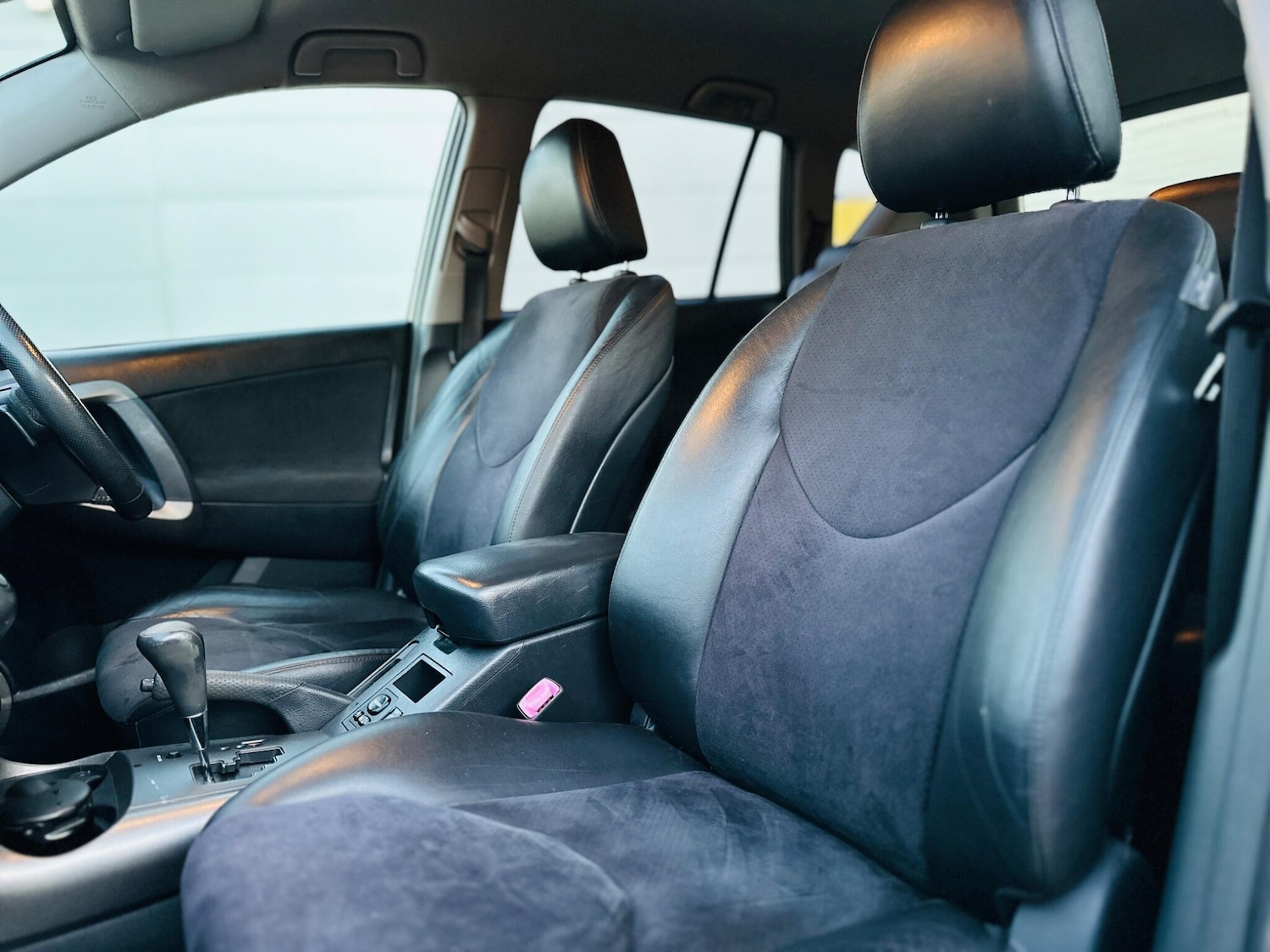 Used Toyota RAV4 2010 for sale - 76024341: Photo 26