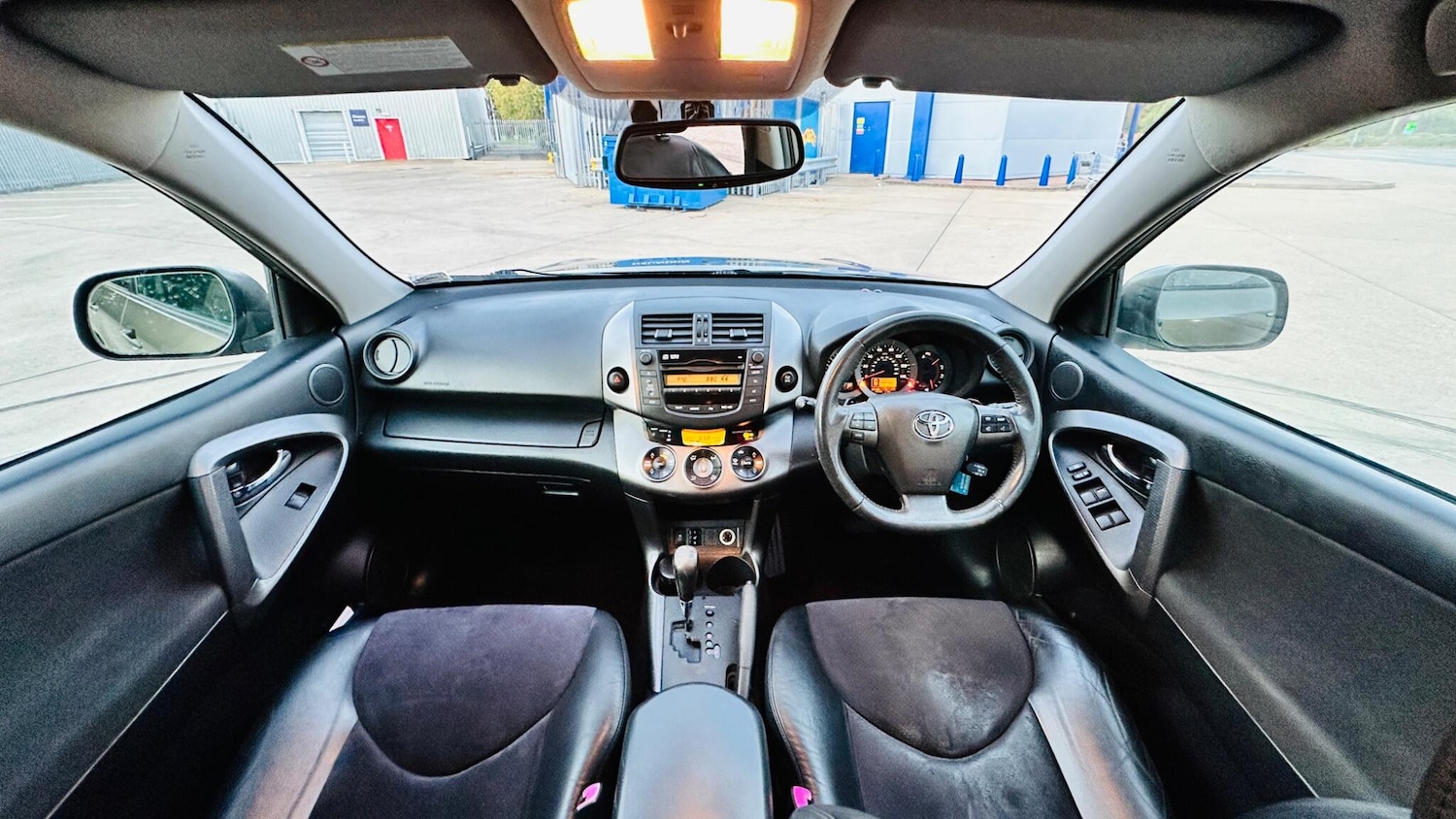 Used Toyota RAV4 2010 for sale - 76024341: Photo 3
