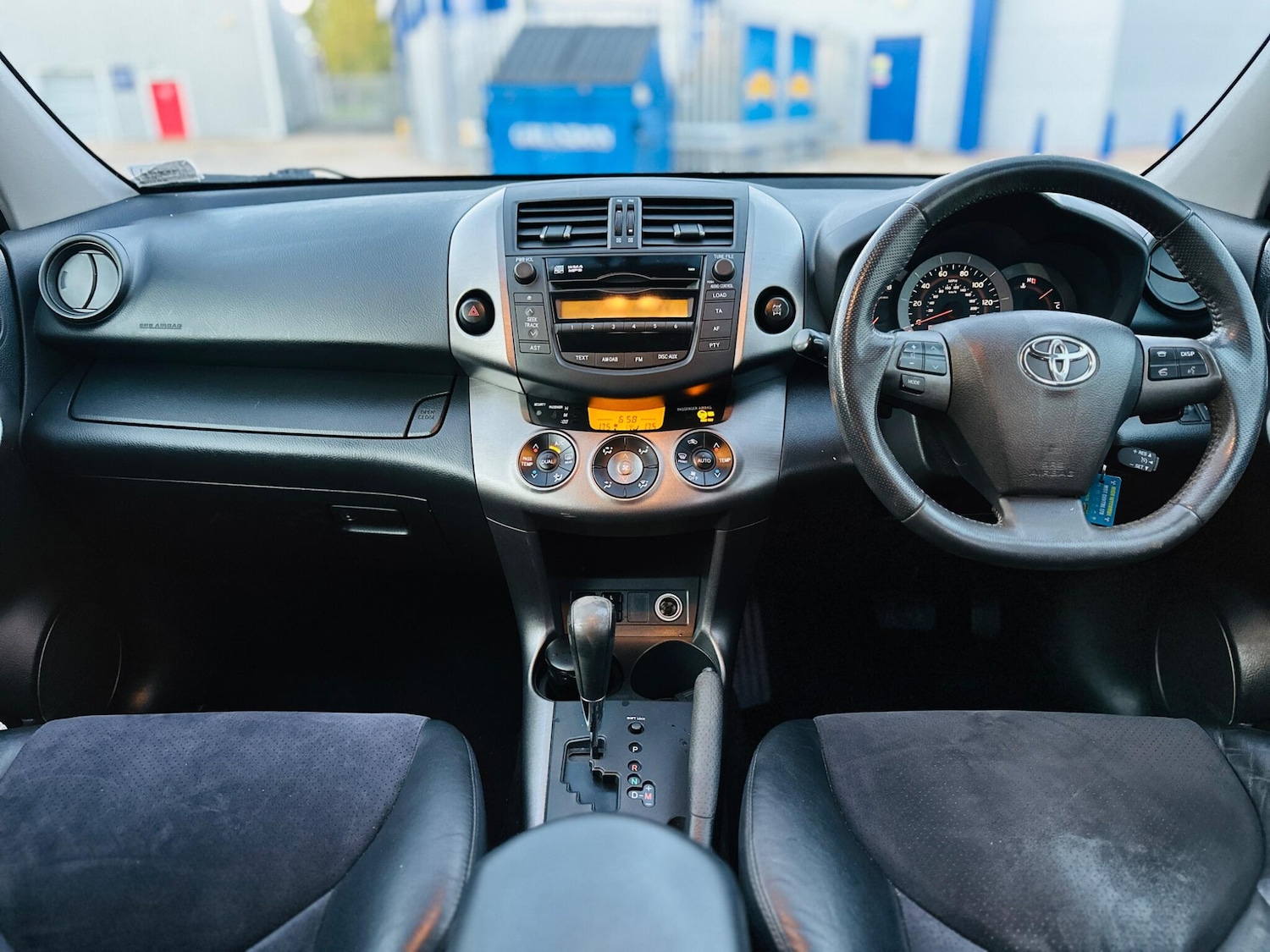 Used Toyota RAV4 2010 for sale - 76024341: Photo 36