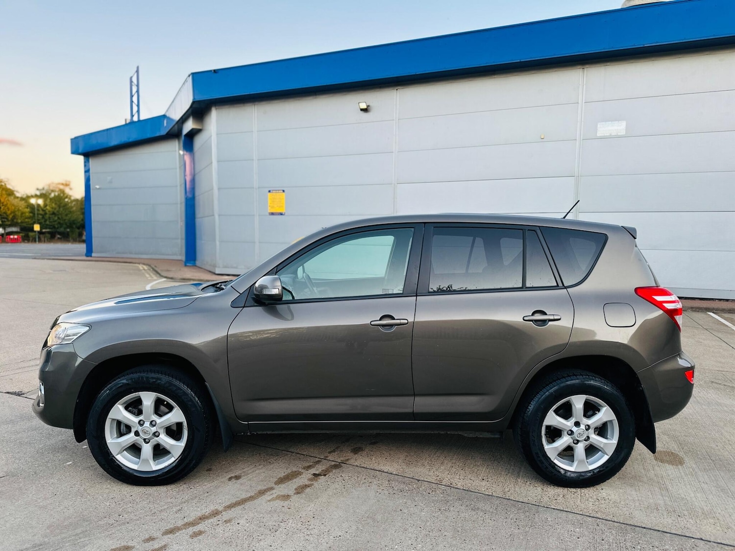 Used Toyota RAV4 2010 for sale - 76024341: Photo 44