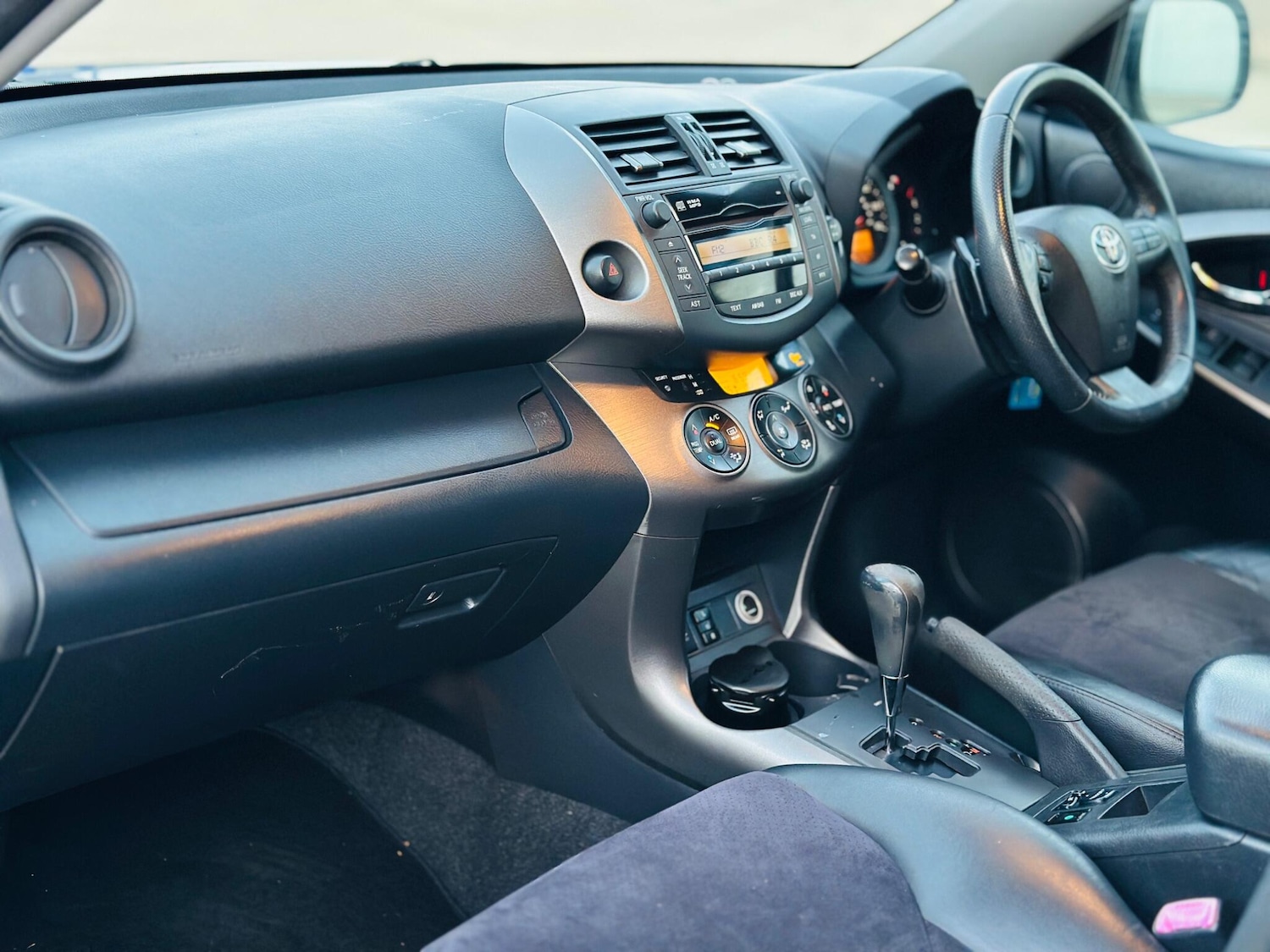 Used Toyota RAV4 2010 for sale - 76024341: Photo 50