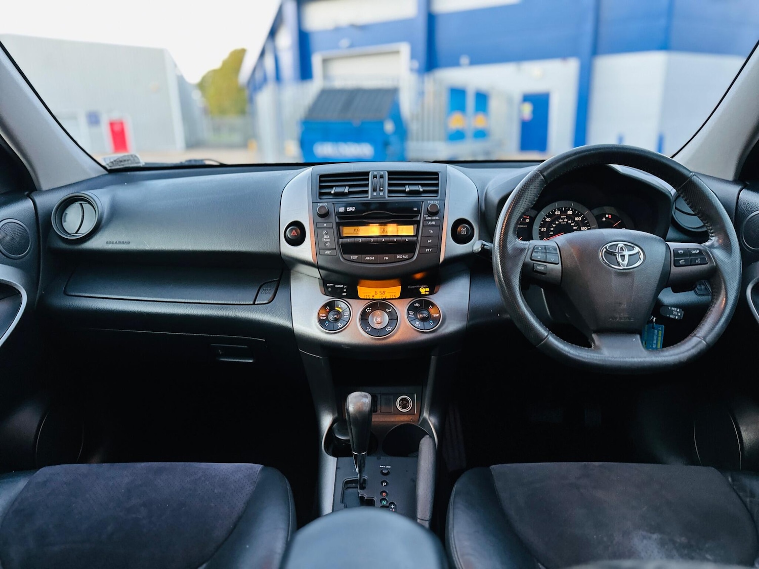 Used Toyota RAV4 2010 for sale - 76024341: Photo 52