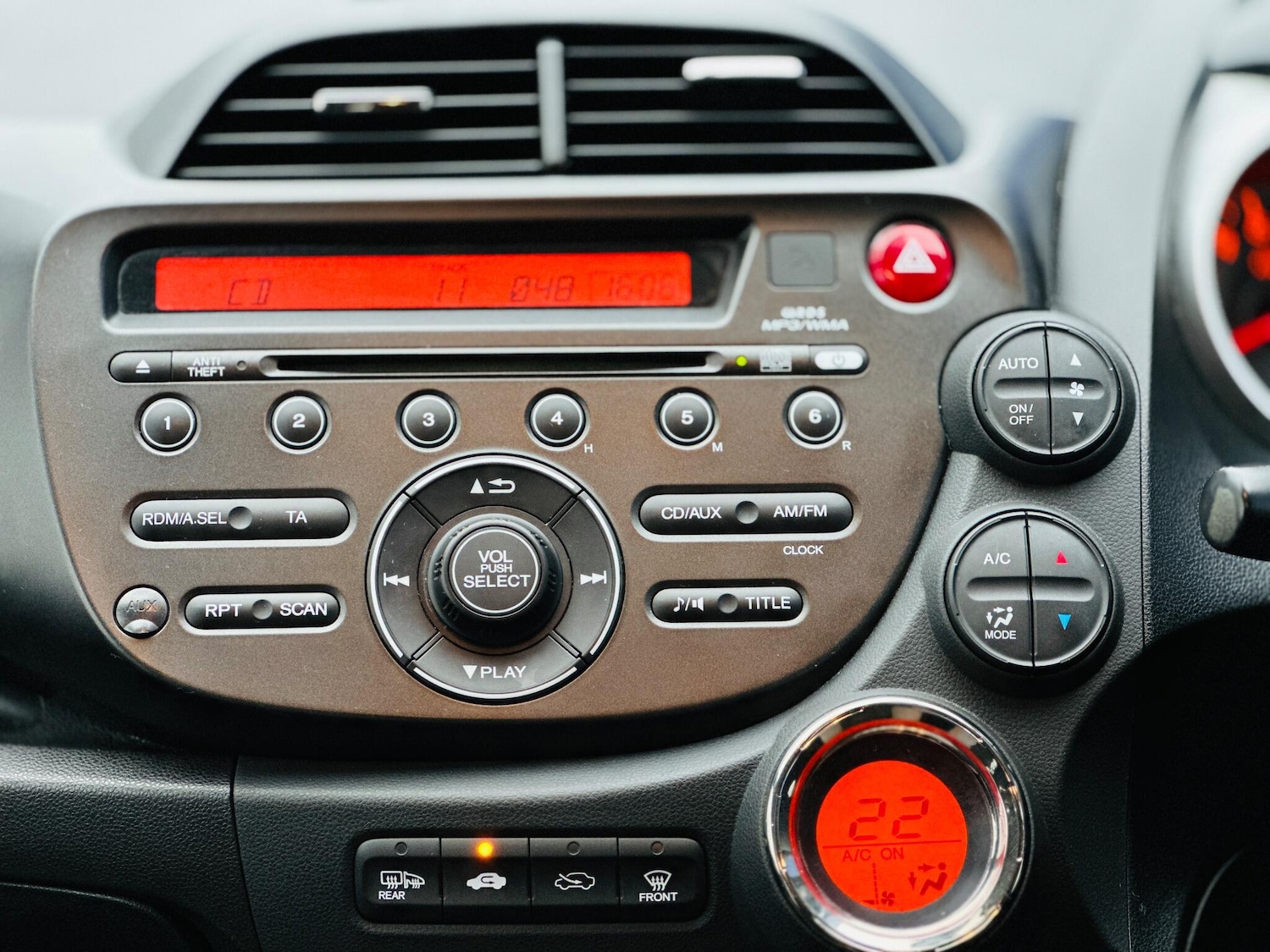 Used Honda Jazz 2015 for sale - 76976257: Photo 19