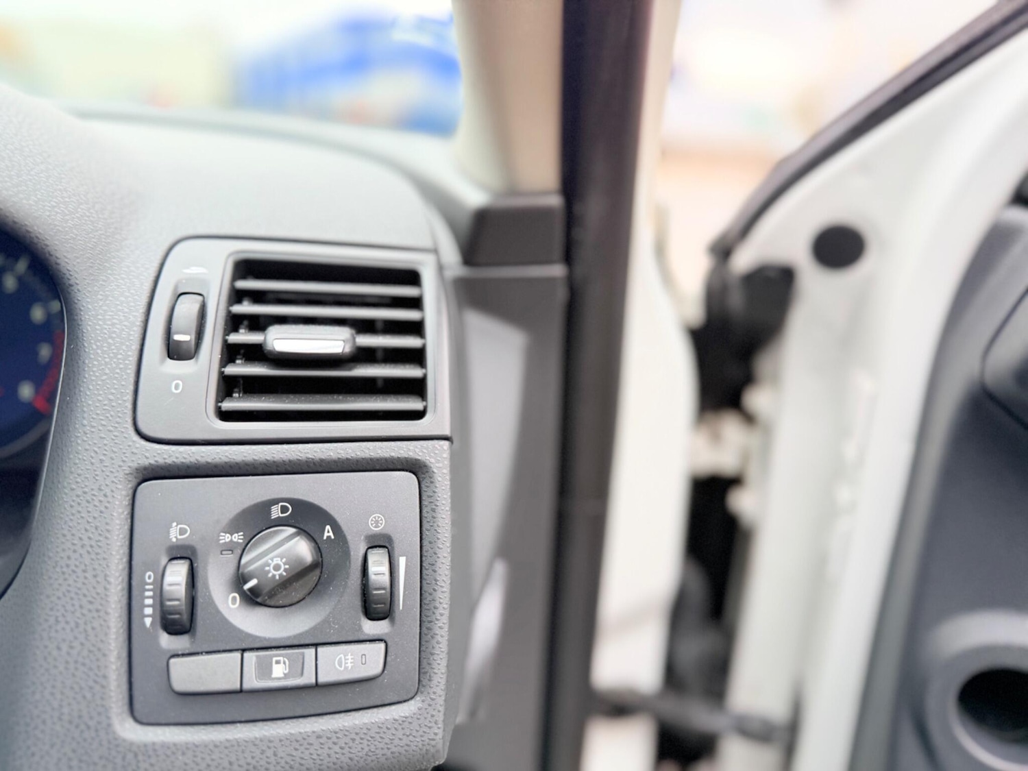 Used Volvo C30 2012 for sale - 77400419: Photo 16