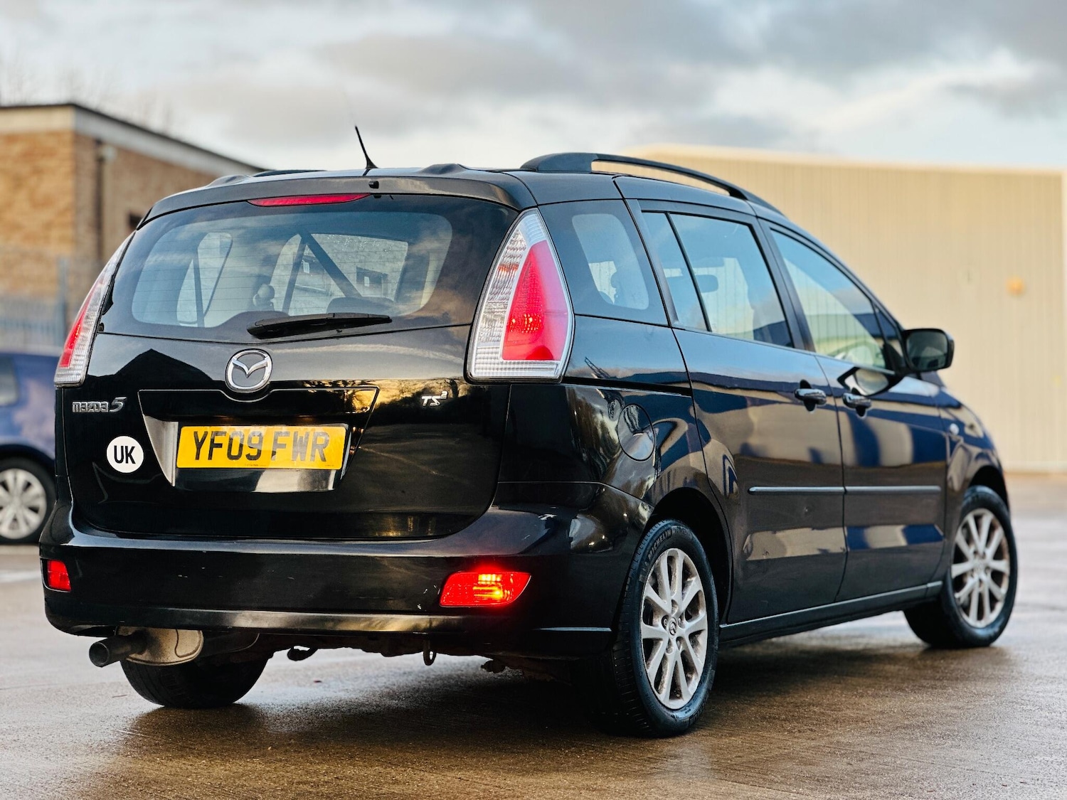 Used Mazda Mazda5 2009 for sale - 77131258: Photo 4