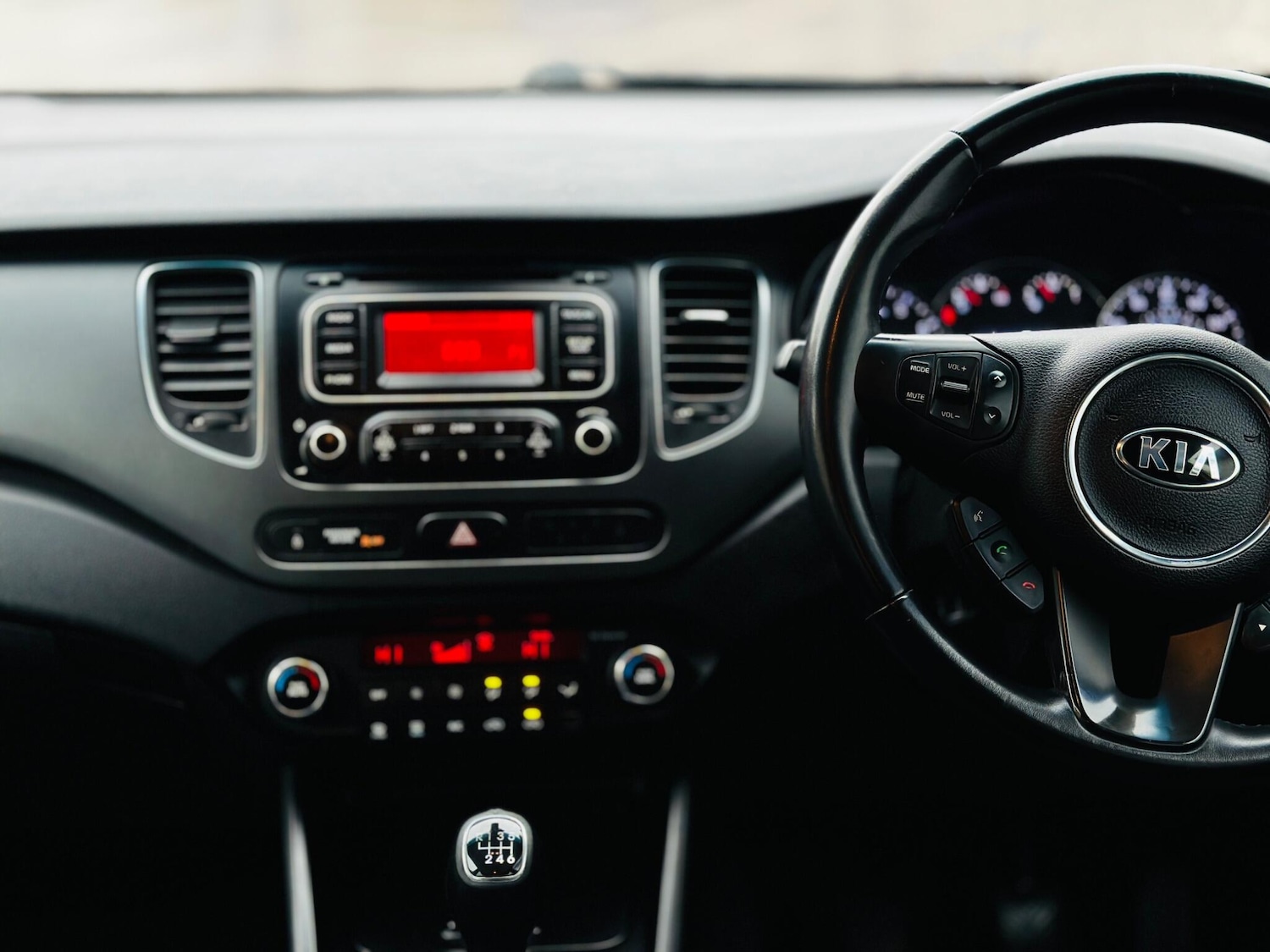 Used Kia Carens 2015 for sale - 77202608: Photo 13