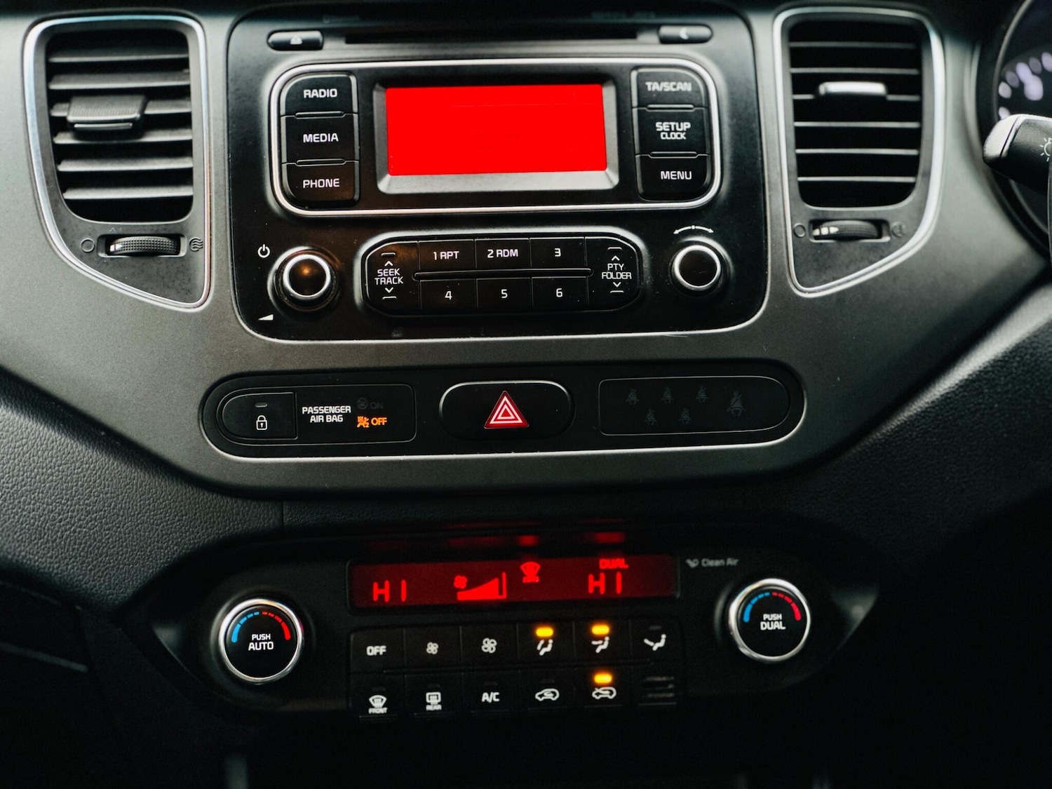 Used Kia Carens 2015 for sale - 77202608: Photo 19