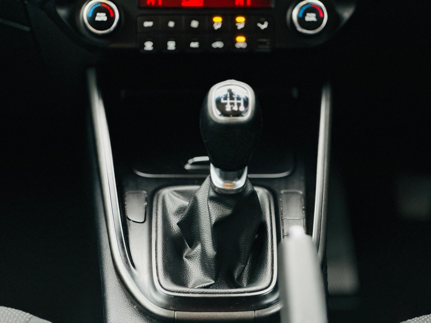 Used Kia Carens 2015 for sale - 77202608: Photo 20