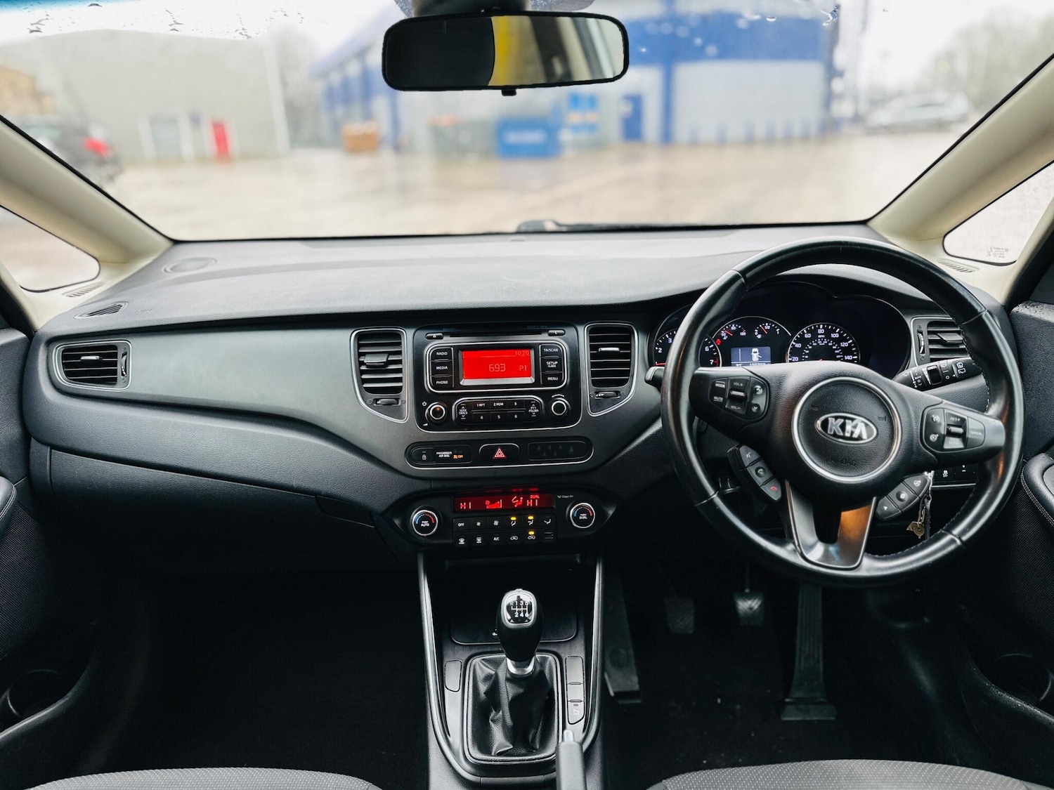 Used Kia Carens 2015 for sale - 77202608: Photo 21