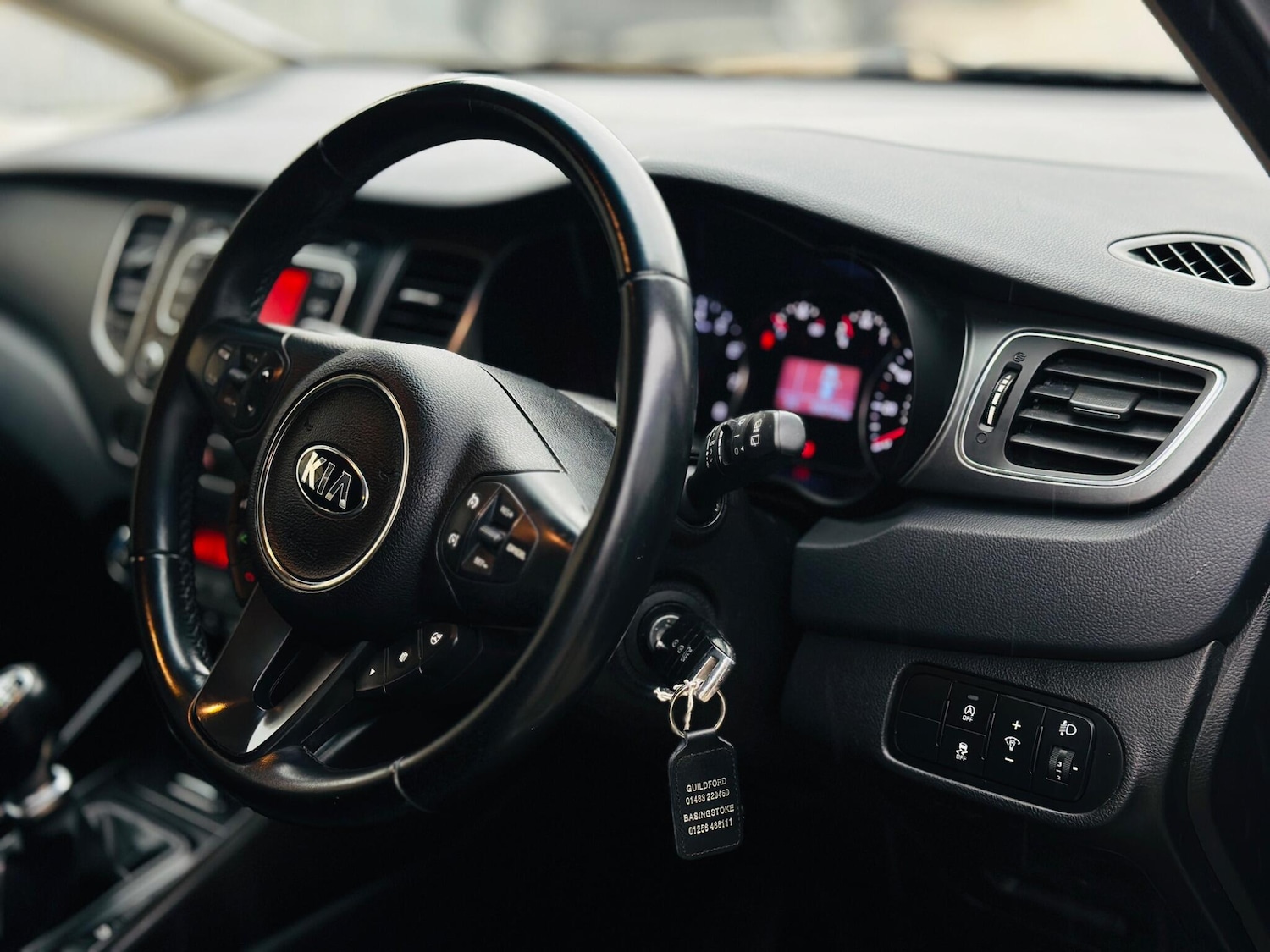 Used Kia Carens 2015 for sale - 77202608: Photo 22