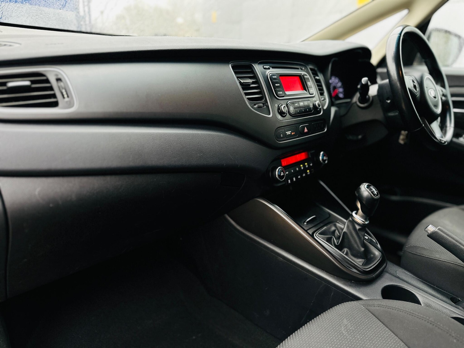 Used Kia Carens 2015 for sale - 77202608: Photo 25