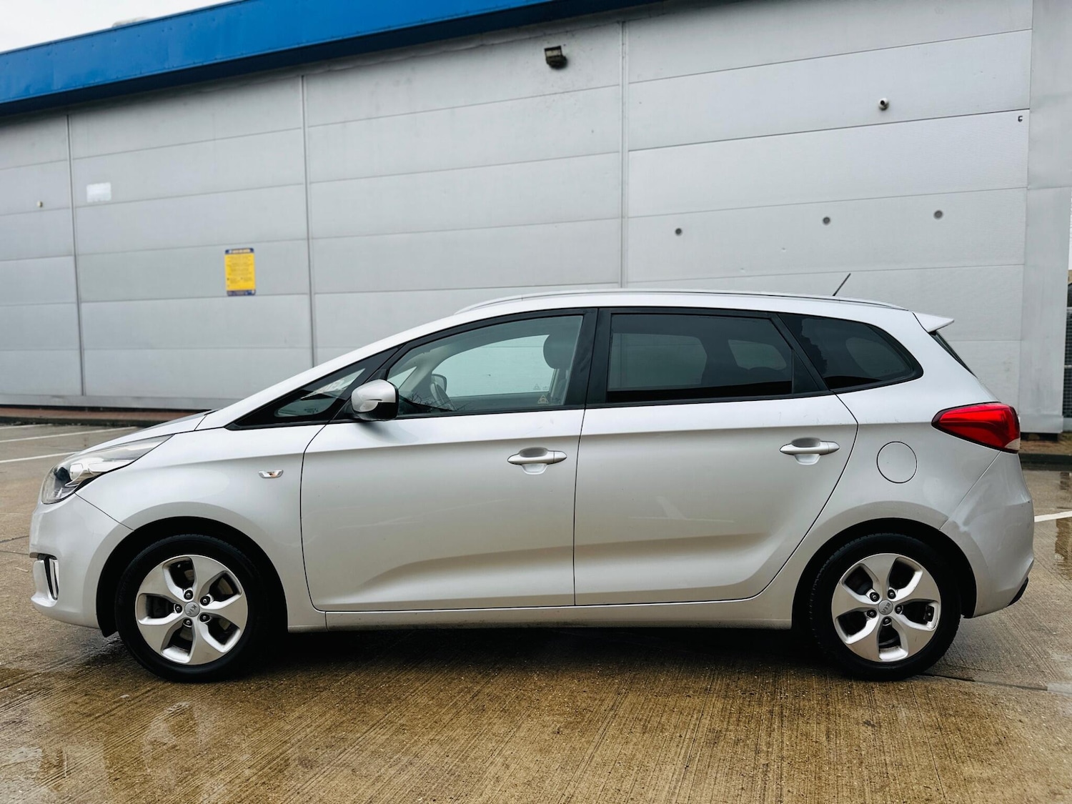 Used Kia Carens 2015 for sale - 77202608: Photo 48