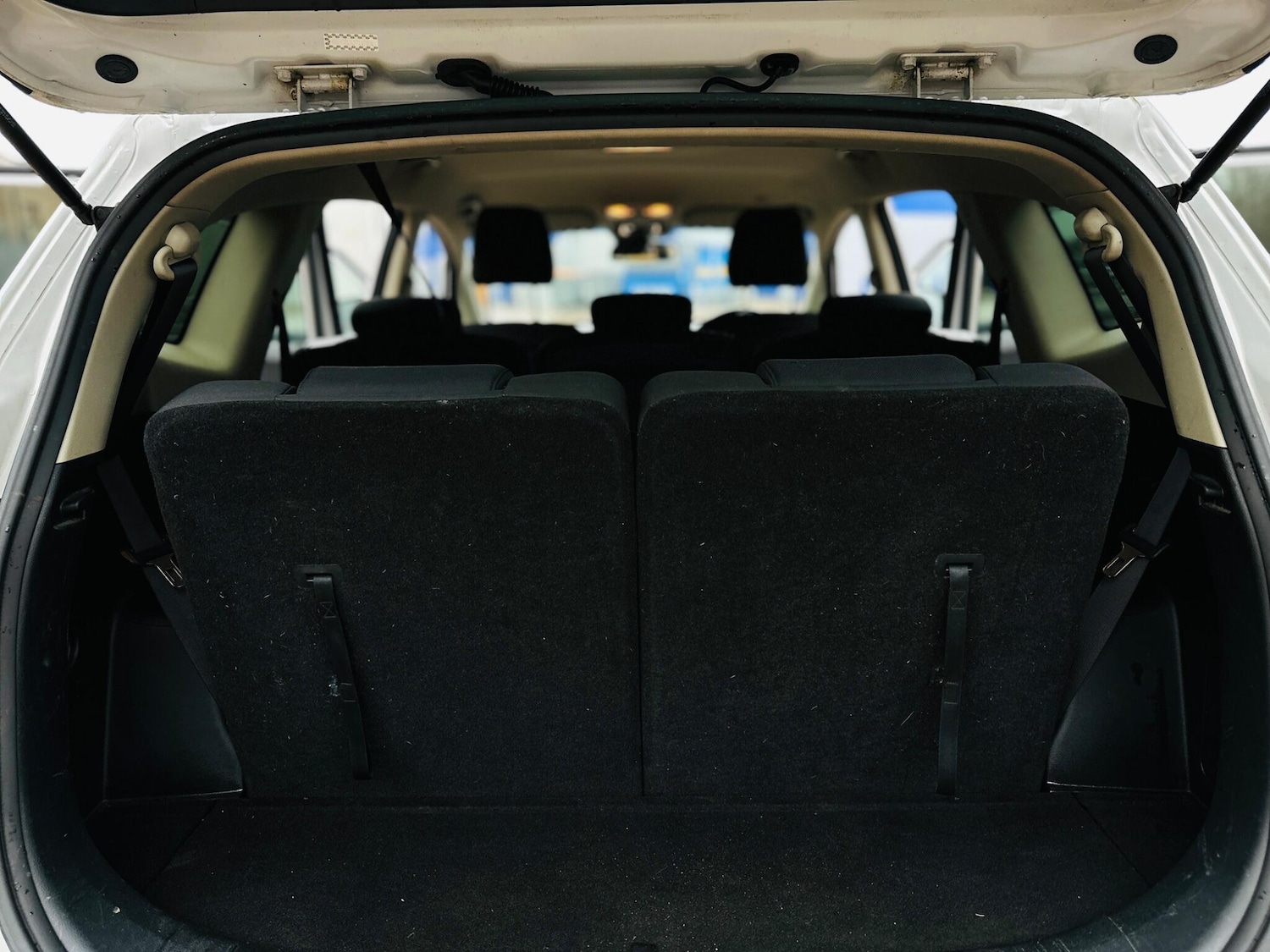 Used Kia Carens 2015 for sale - 77202608: Photo 51