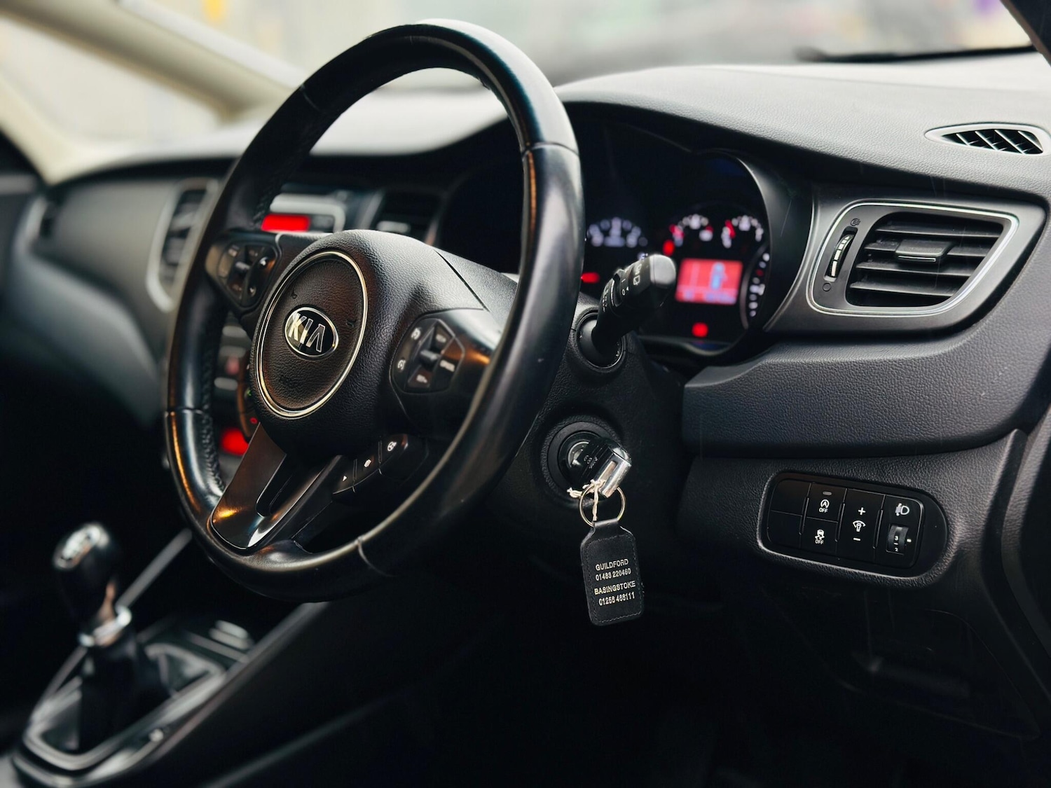 Used Kia Carens 2015 for sale - 77202608: Photo 52