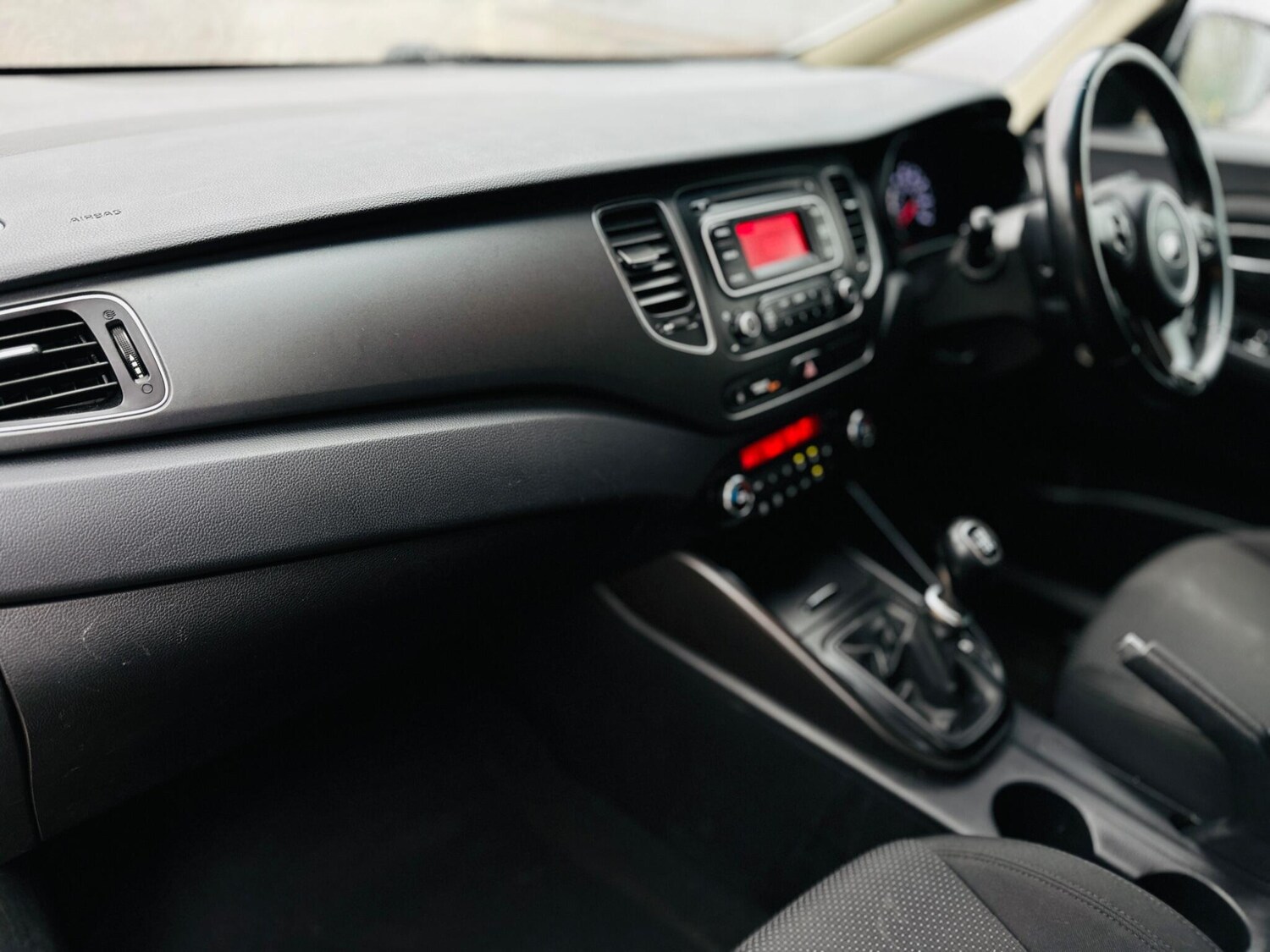 Used Kia Carens 2015 for sale - 77202608: Photo 54