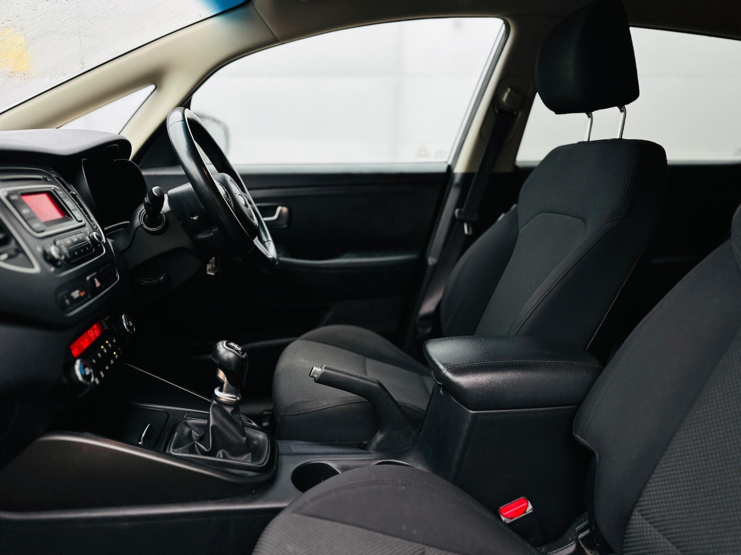 Used Kia Carens 2015 for sale - 77202608: Photo 55