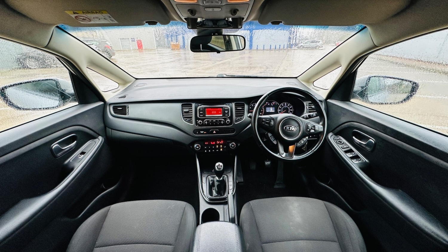 Used Kia Carens 2015 for sale - 77202608: Photo 56