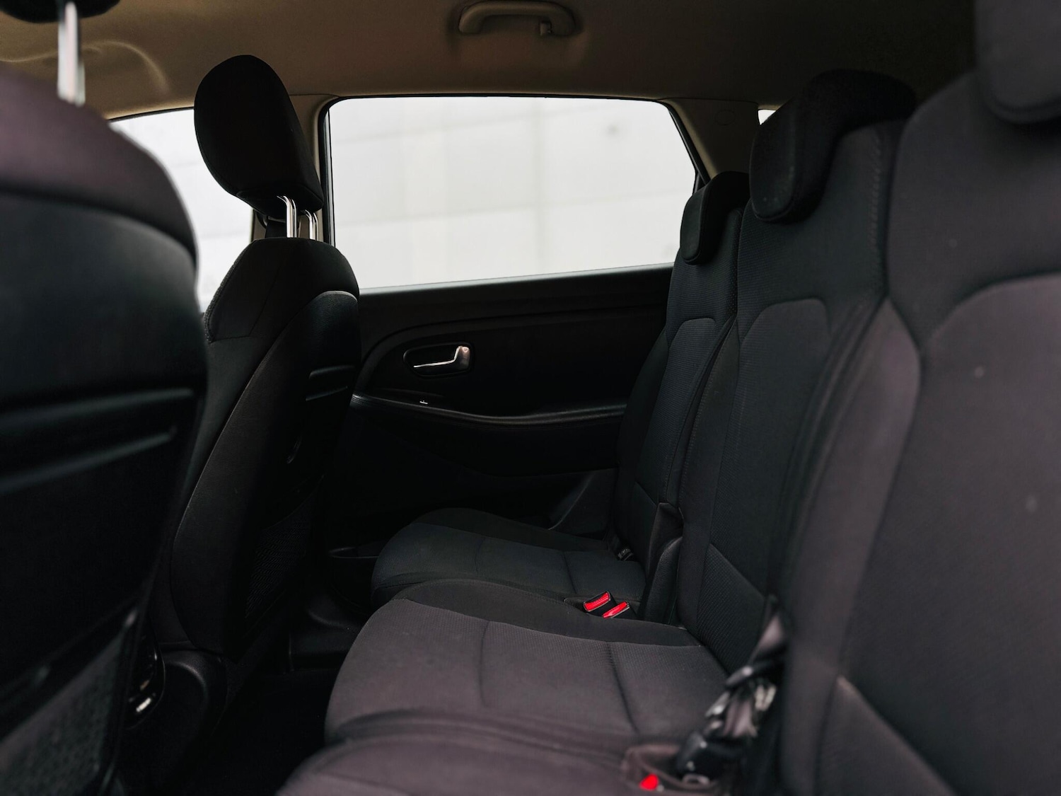 Used Kia Carens 2015 for sale - 77202608: Photo 59