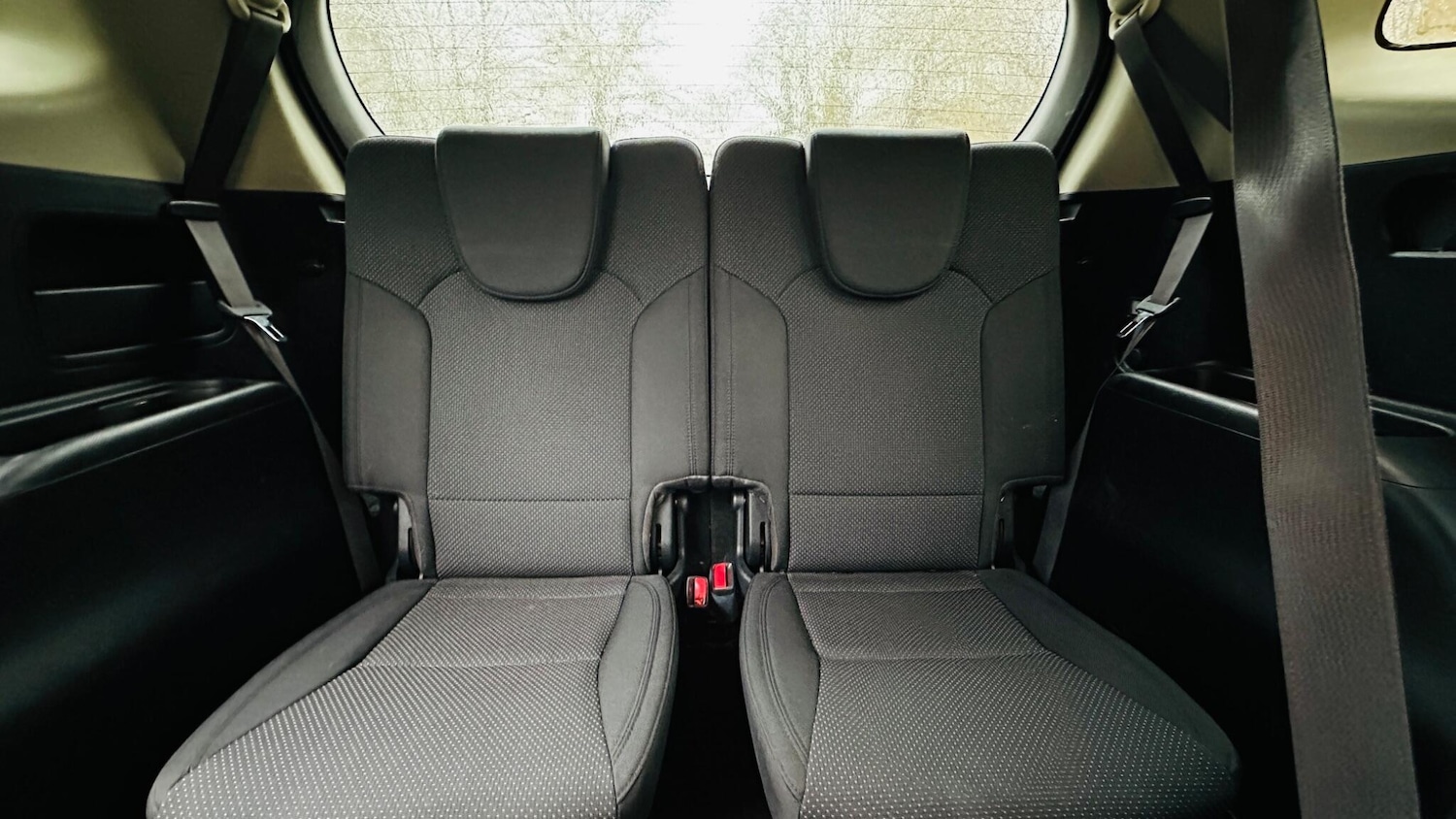 Used Kia Carens 2015 for sale - 77202608: Photo 65