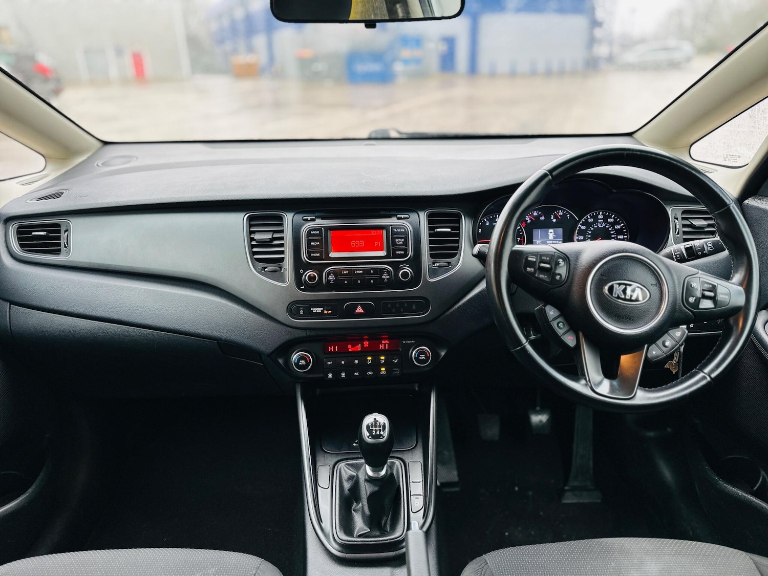 Used Kia Carens 2015 for sale - 77202608: Photo 66