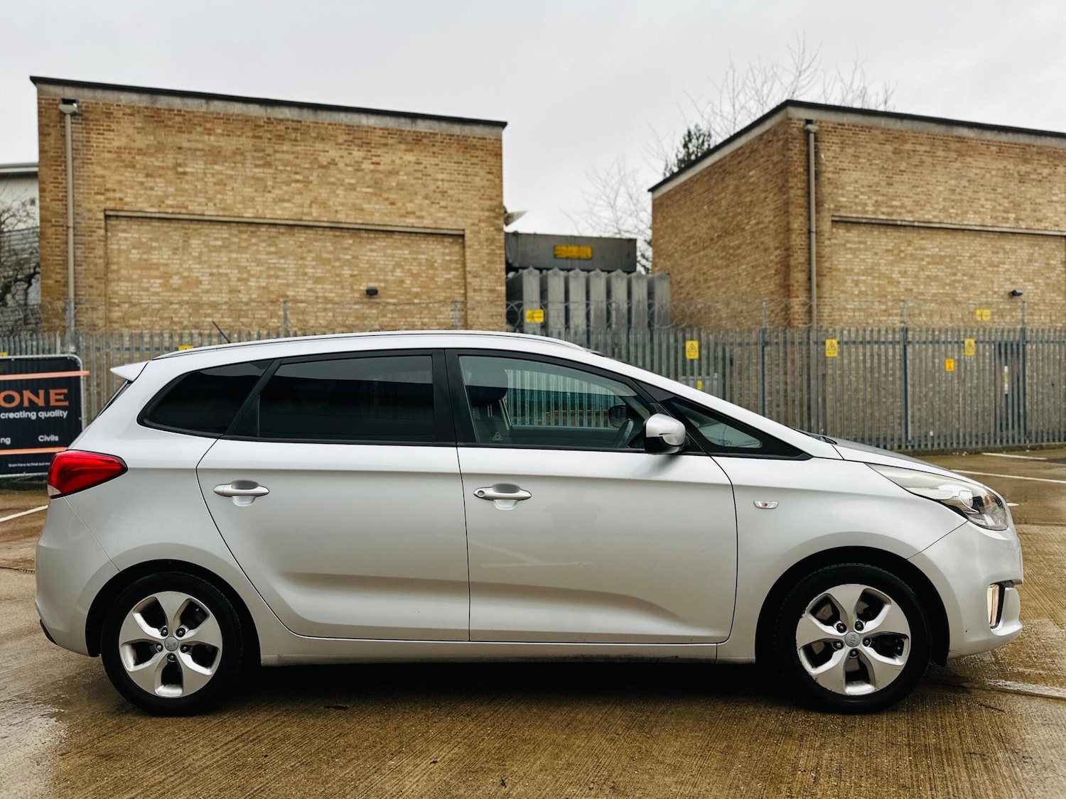 Used Kia Carens 2015 for sale - 77202608: Photo 8