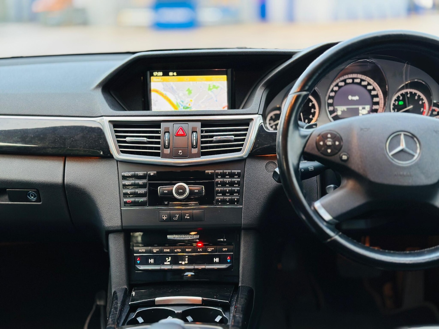 Used Mercedes-Benz E Class 2015 for sale - 76326224: Photo 13