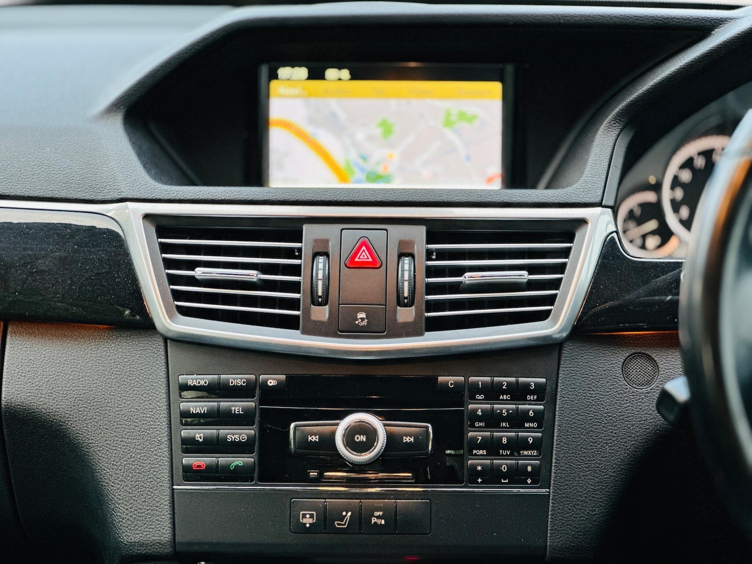 Used Mercedes-Benz E Class 2015 for sale - 76326224: Photo 18