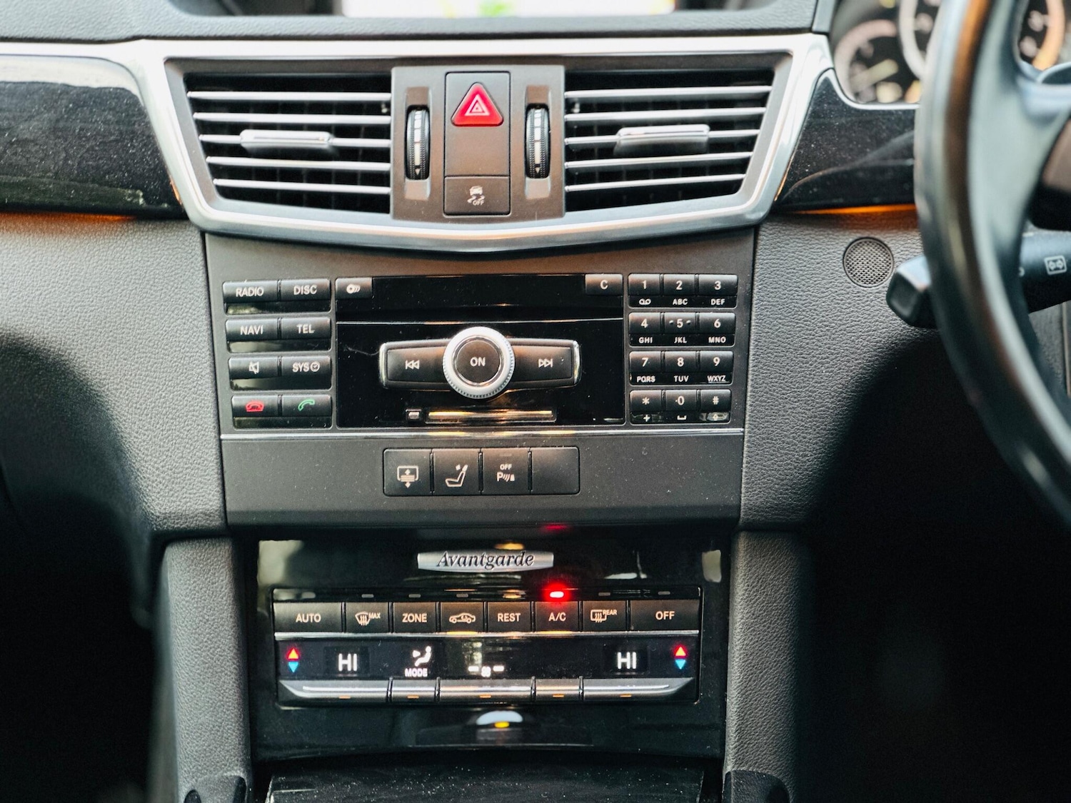 Used Mercedes-Benz E Class 2015 for sale - 76326224: Photo 19