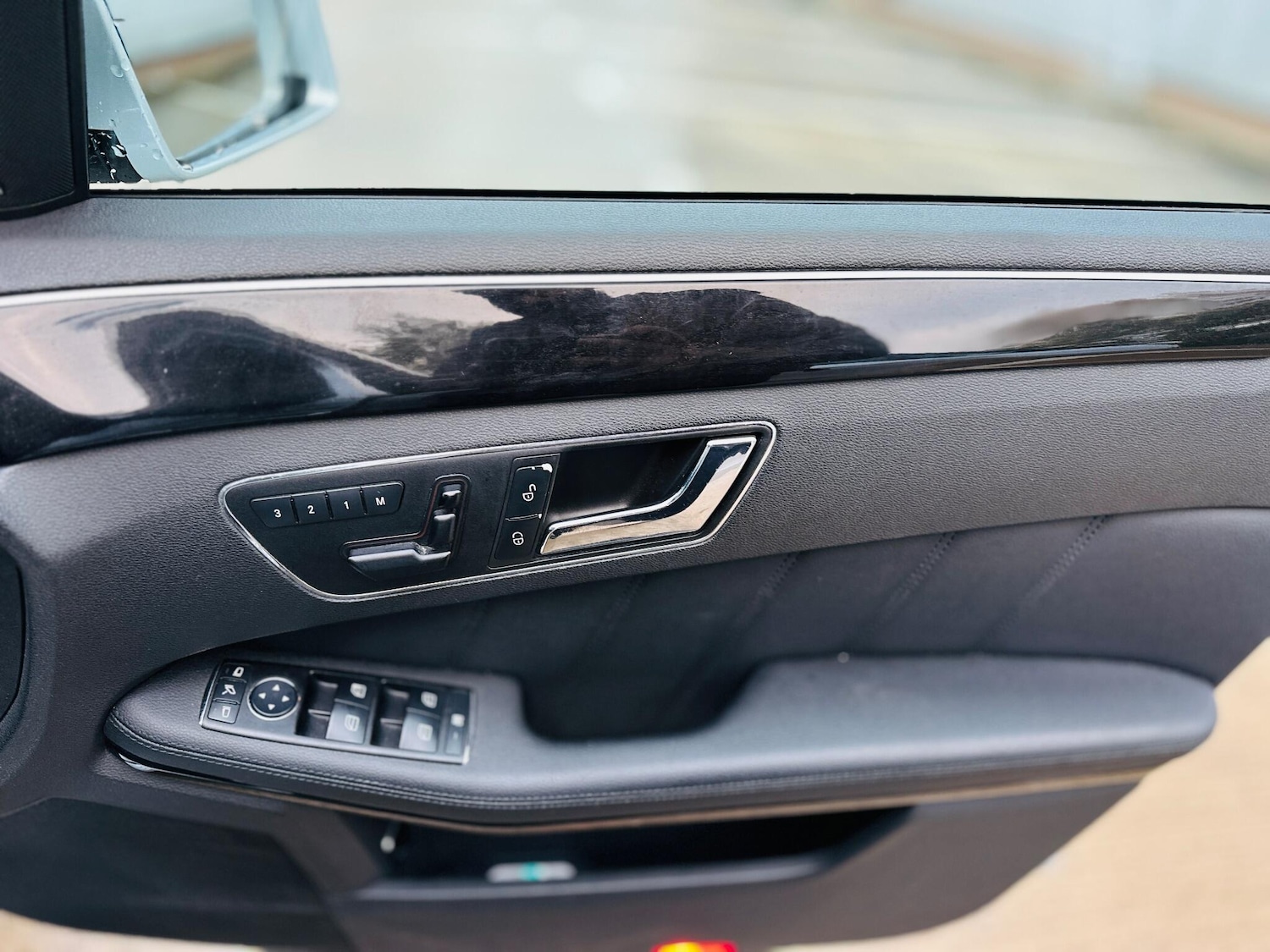 Used Mercedes-Benz E Class 2015 for sale - 76326224: Photo 23