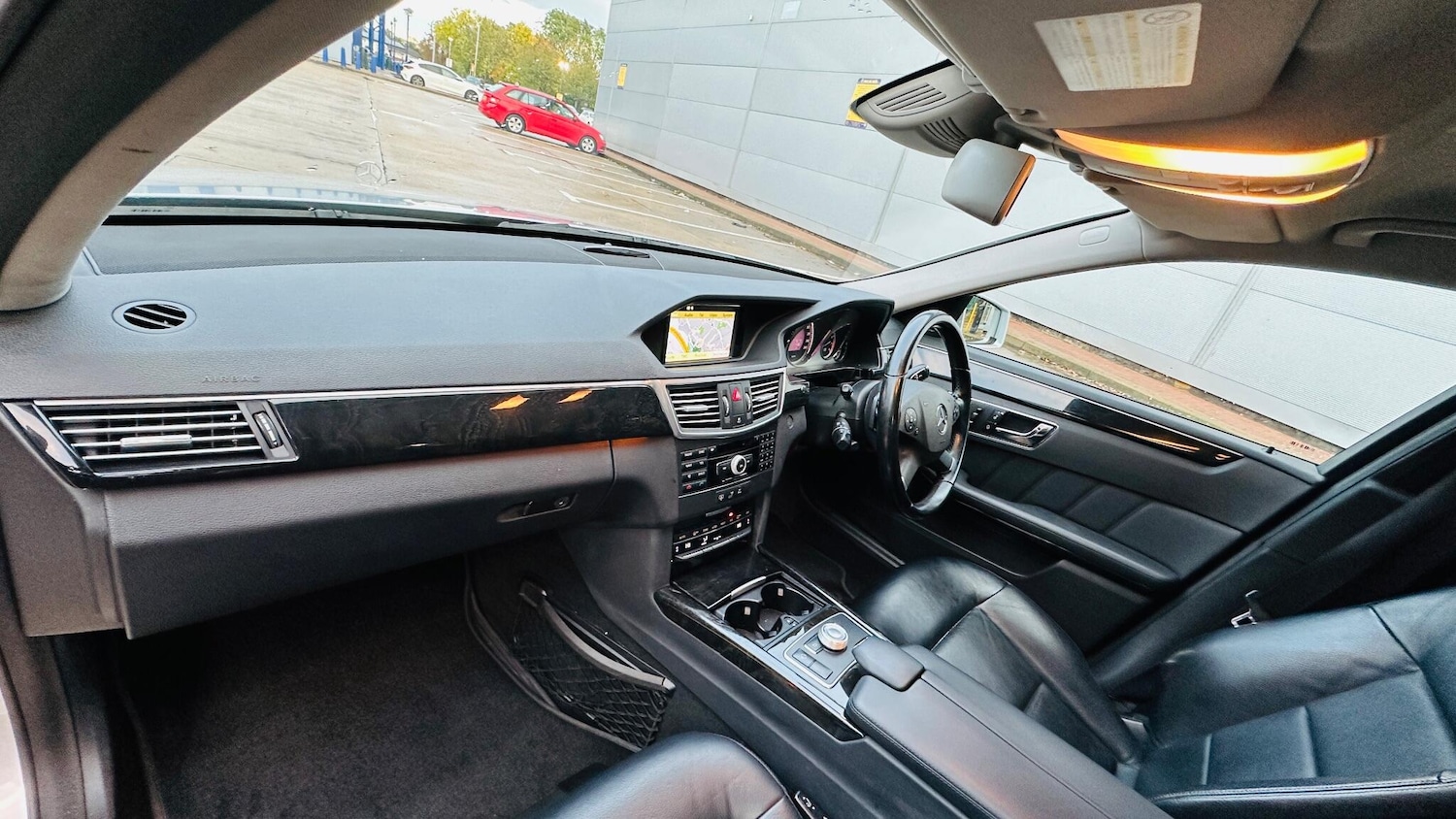 Used Mercedes-Benz E Class 2015 for sale - 76326224: Photo 30