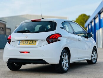 Used Peugeot 208 2017 for sale - 75883217: Photo
