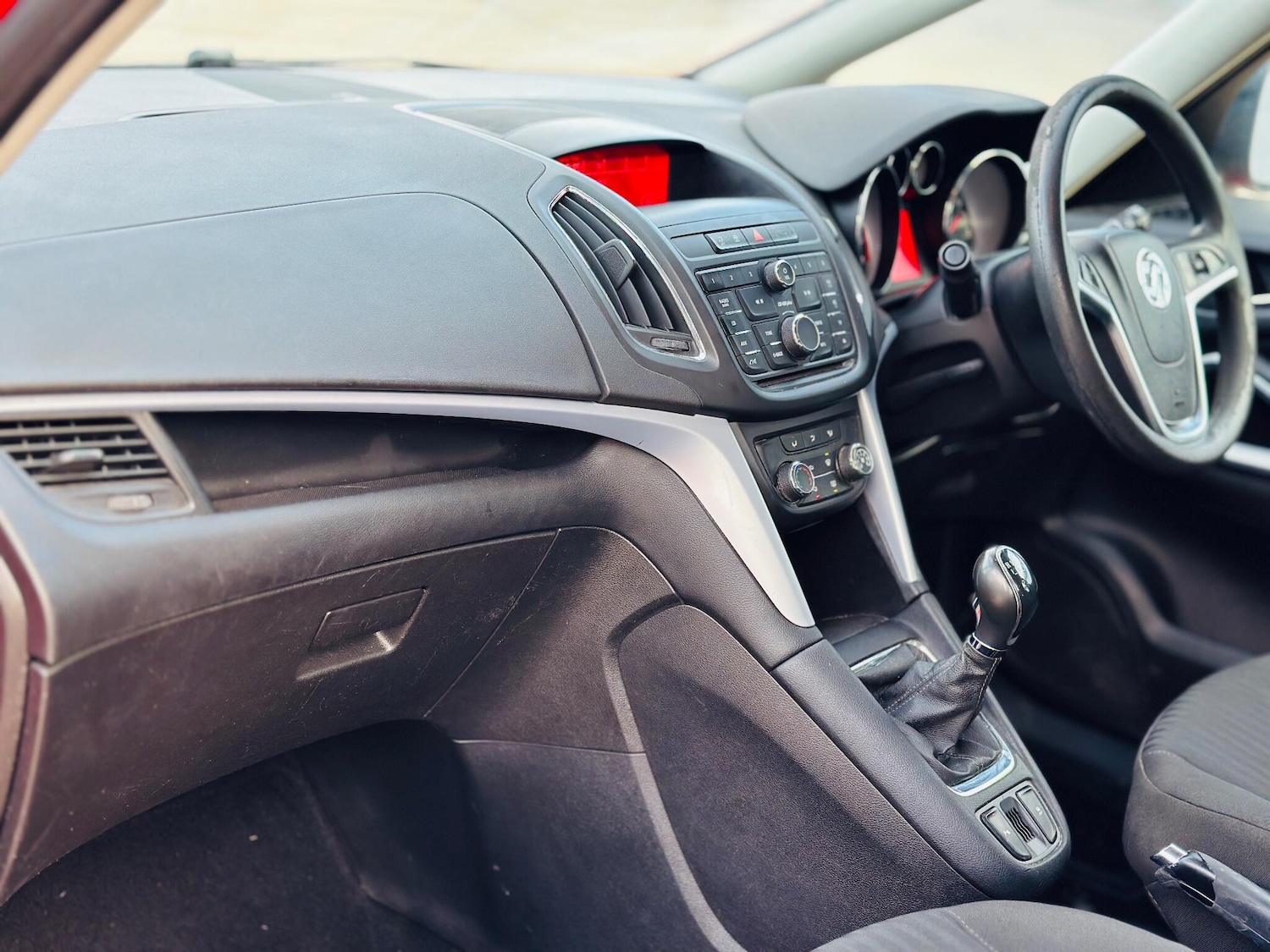 Used Vauxhall Zafira 2015 for sale - 77054015: Photo 21