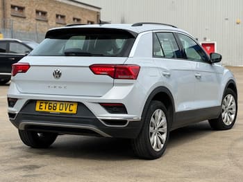 Used Volkswagen T-Roc 2018 for sale - 79681156: Photo